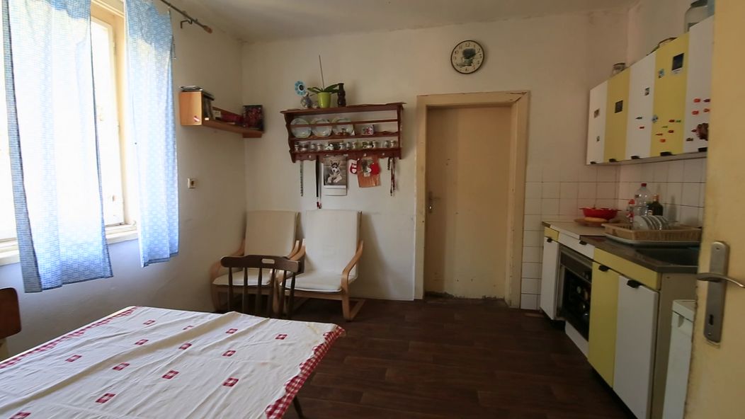 Rodina už roky žije vo viac než 70-ročnom dome, ktorý potrebuje kompletnú rekonštrukciu. 