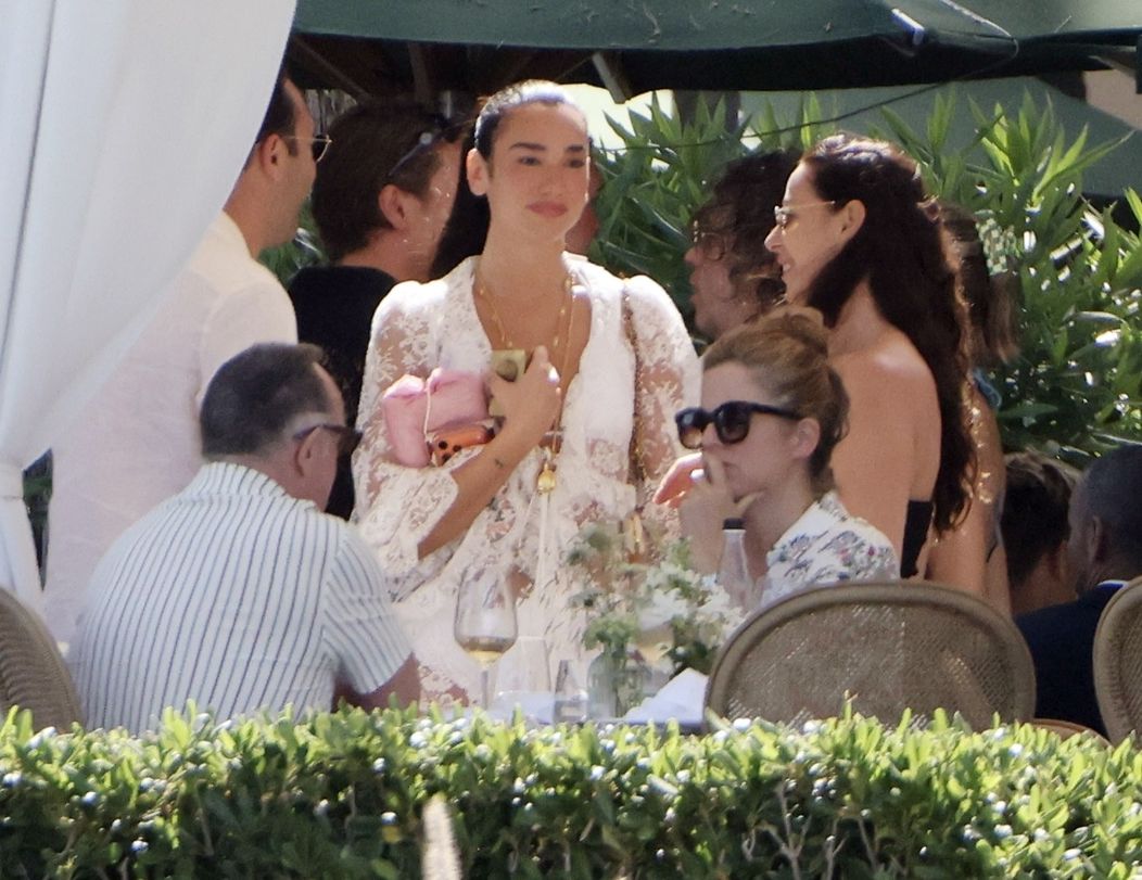 Zábery z veľkolepej svadby Dua Lipy a Calluma Turnera v Palerme