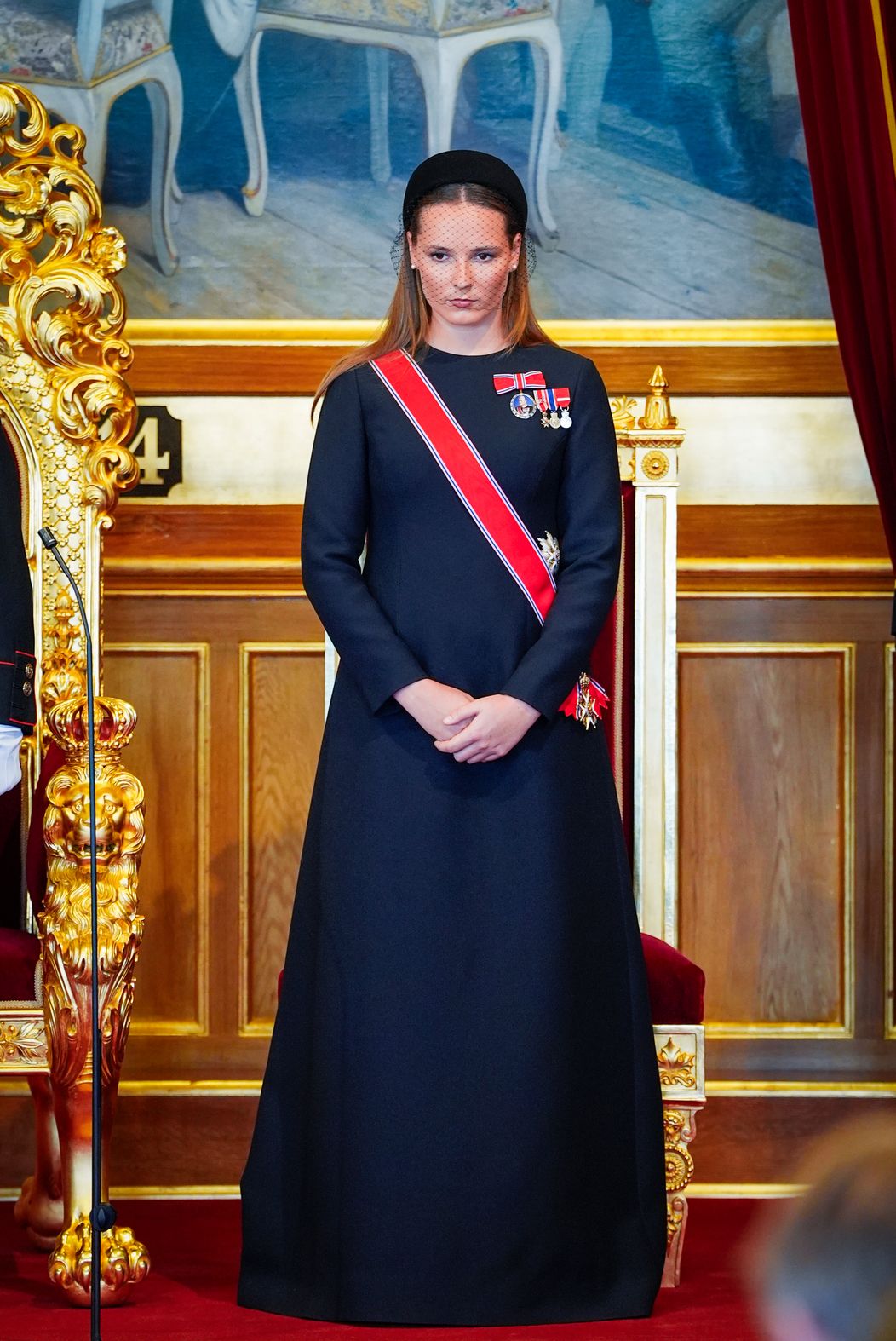 Nórsky kráľ Haakon VIII. zložil prísahu. Kráľovná chýbala