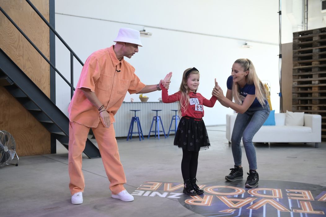 Sárka s mentorkou Máriou Čírovou na tanečnom tréningu s choreografom Miňom Kerešom.