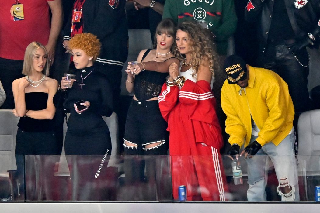 Taylor Swift s Blake Lively na Super Bowl