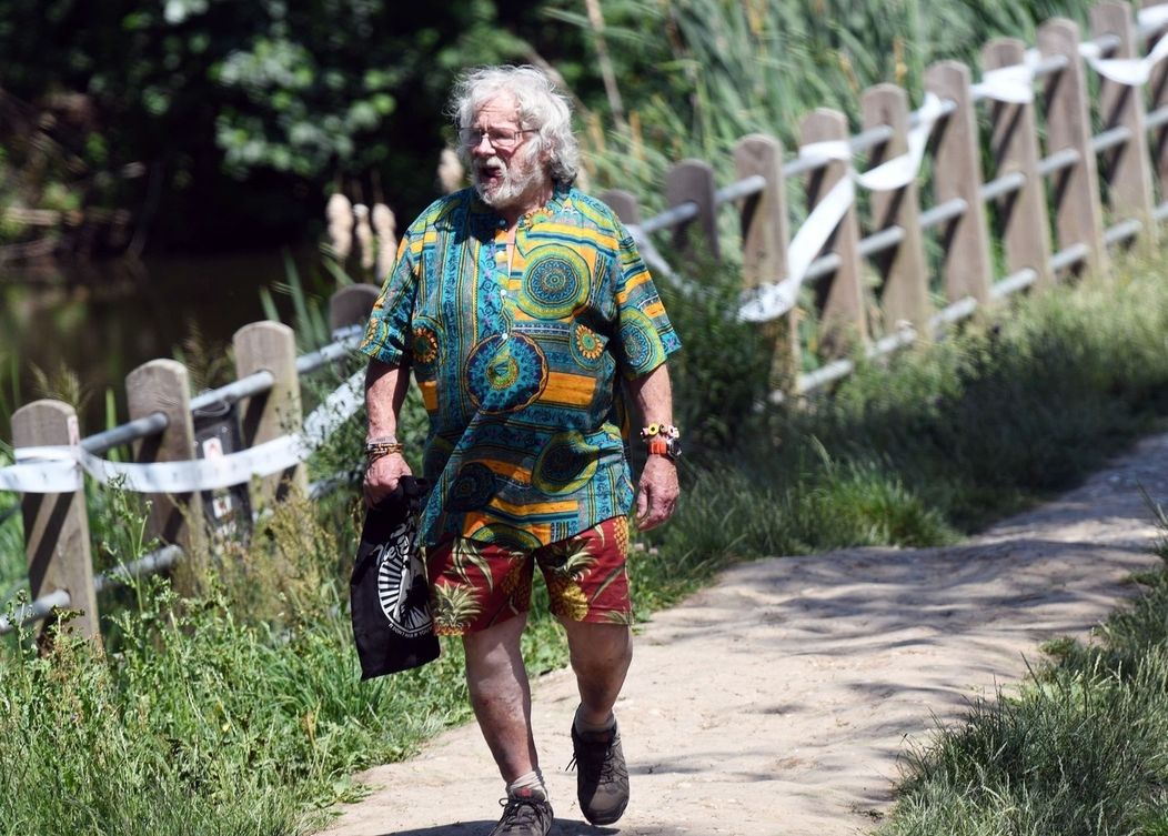 Zomrel Bill Oddie, legendárny komik a moderátor.