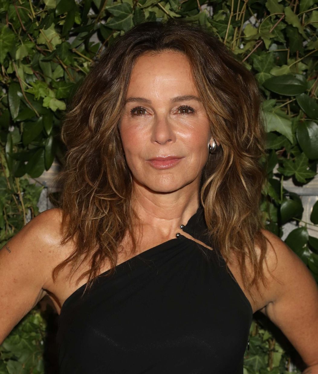 Jennifer Grey na premiére filmu A Real Pain v New Yorku