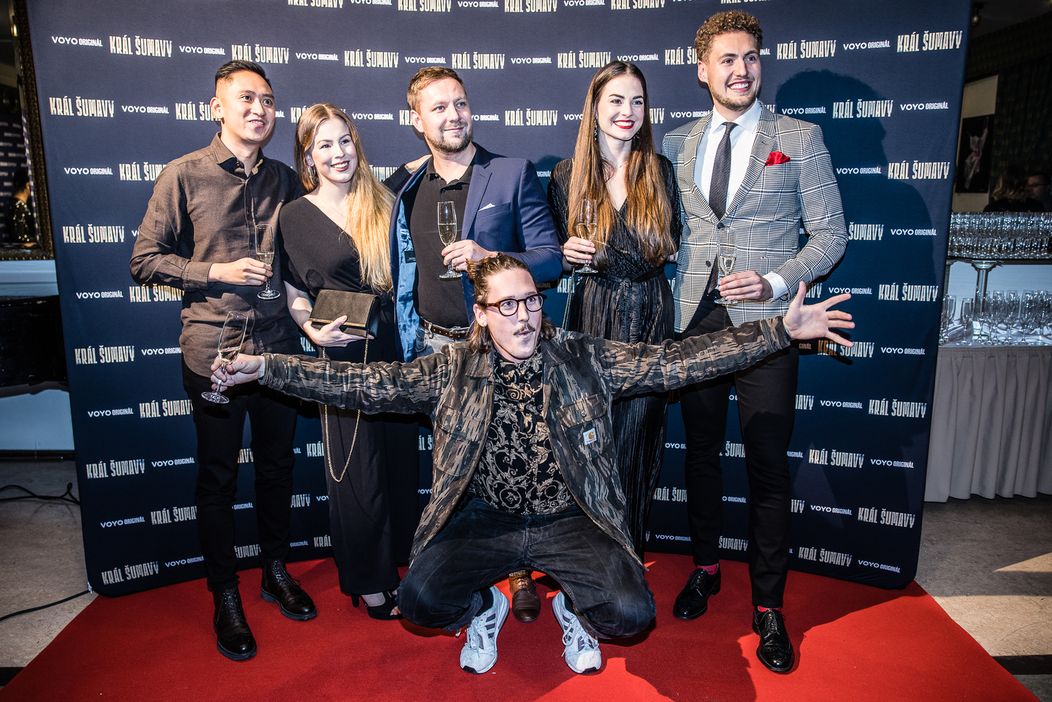 Slávnostná premiéra Kráľa Šumavy sa konala v pražskej Lucerne.