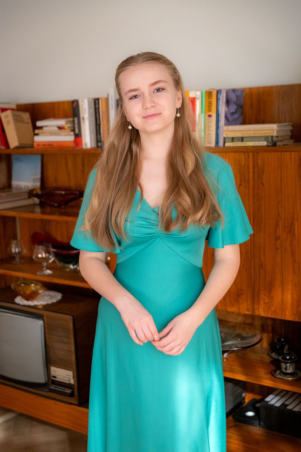 Dámska jazda v Sľube - Lenka a Barbora sa chystajú na ples, Mária, Zita a Magda majú vlastnú párty