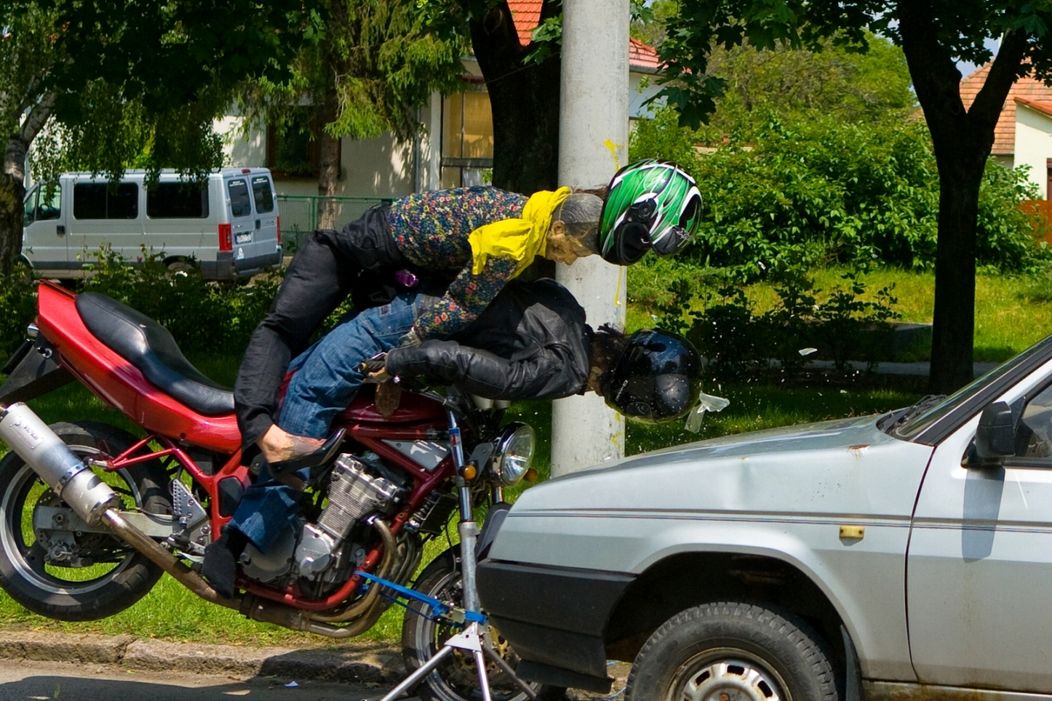 Nehoda Michala a Lucie na motorke v Ordinácii v ružovej záhrade
