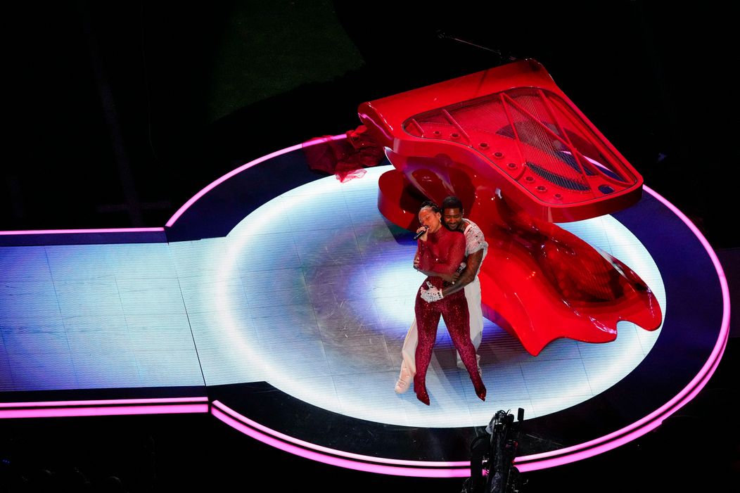 Usher ovládol Halftime Show