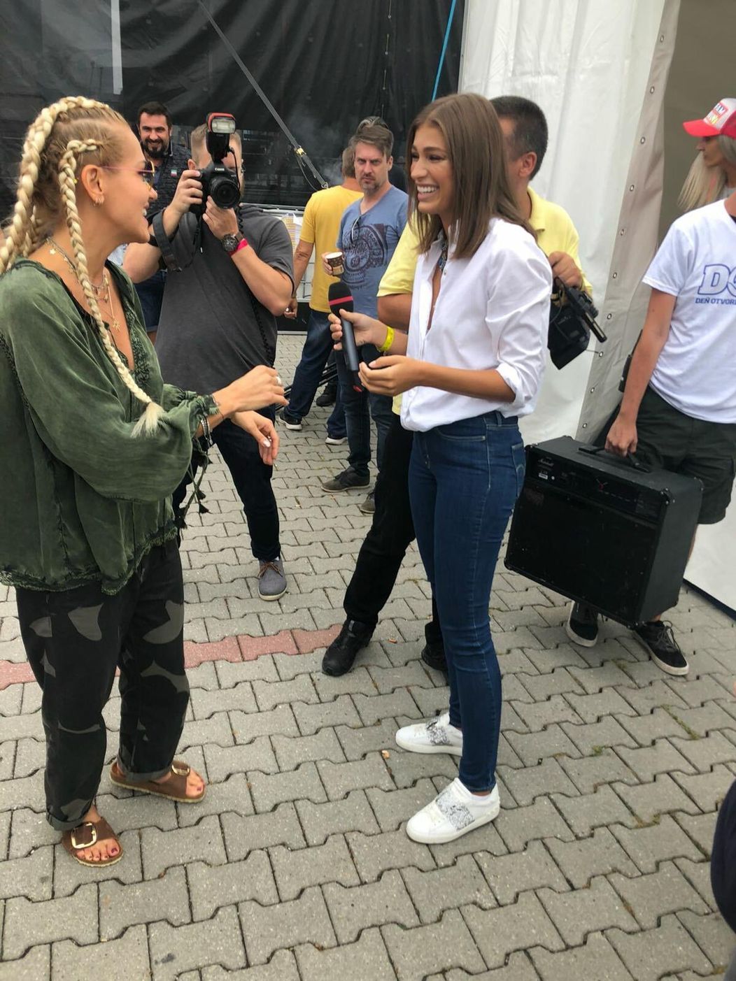 Archívne zábery: Stretnutie Dary Rolins a Jasminy Alagič na DOD!