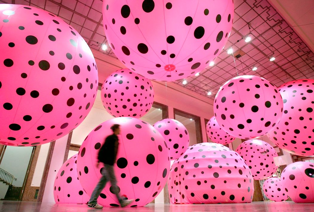 Zomrela výtvarníčka Yayoi Kusama
