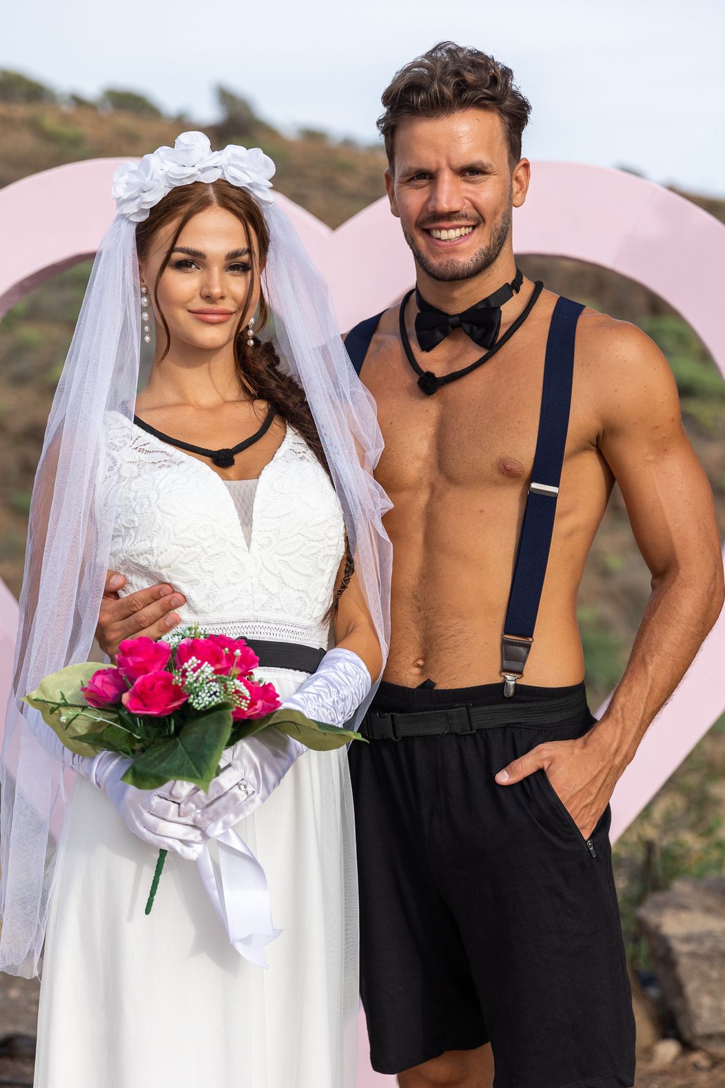 Vo vile sa "srdíčka" zahrali na ženíchov a nevesty