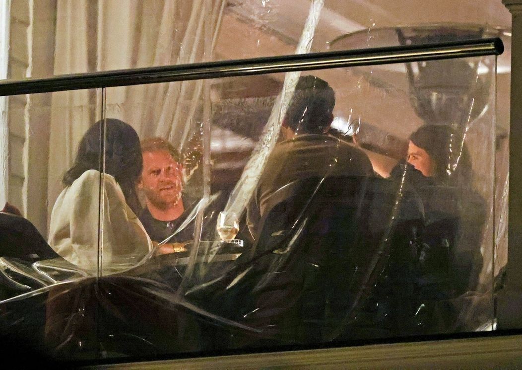 Princezná Eugenie a Jack Brooksbank na večeri s princom Harrym a Meghan.