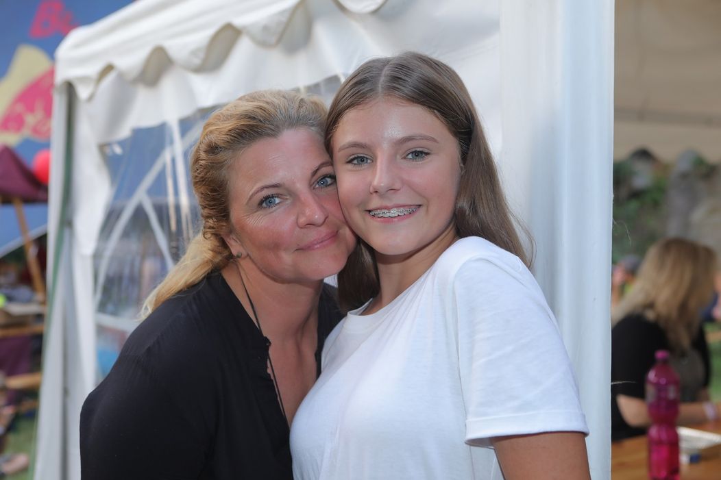Noemi s mamou Evou v roku 2019.