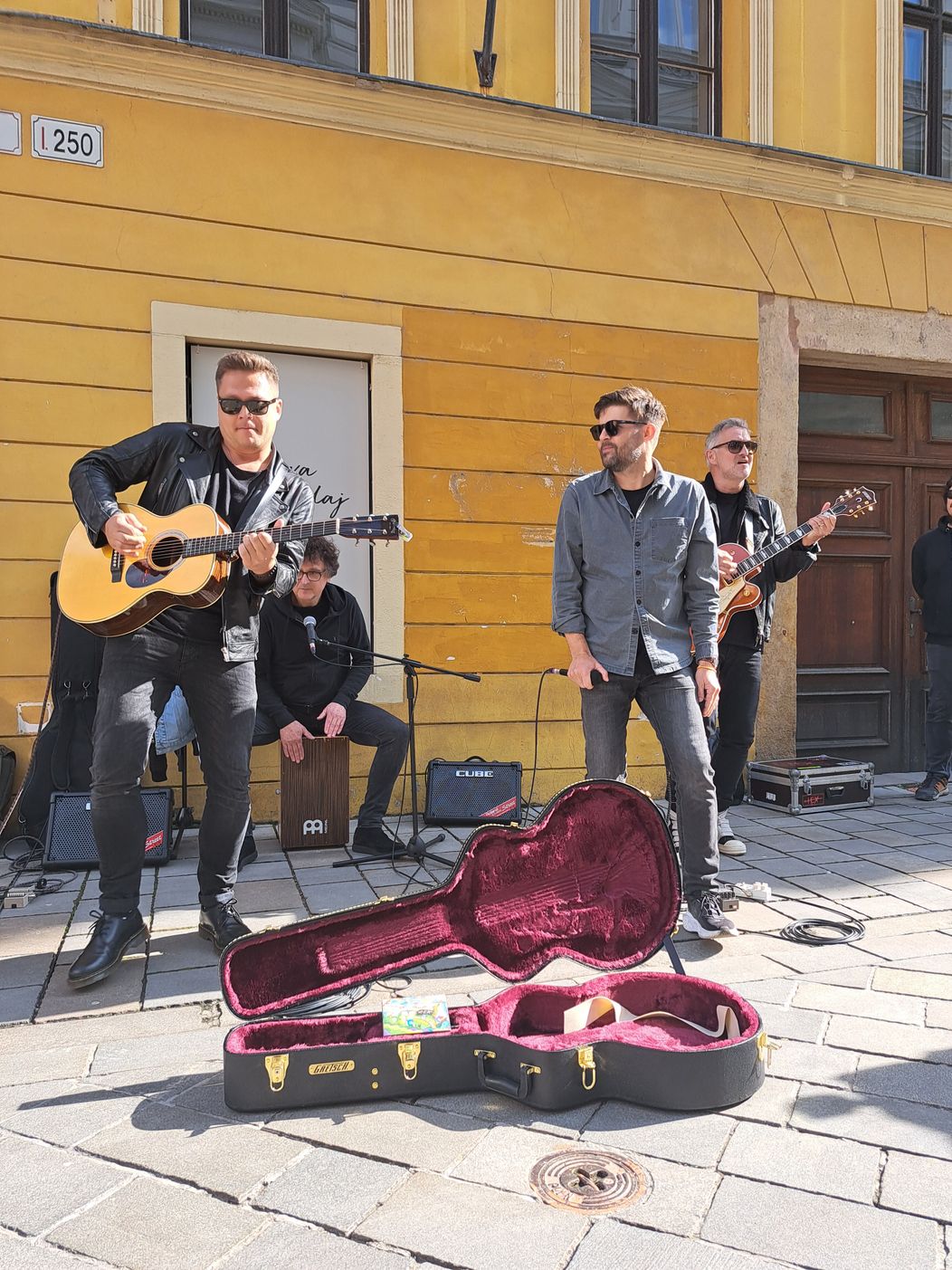 Improvizovaný koncert skupiny HEX v Starom meste