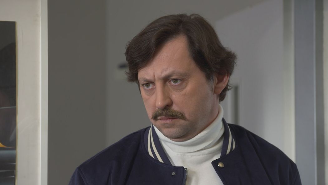 Marcel nerozumie, prečo sa v pneuservise dejú po rokoch náhle zmeny.
