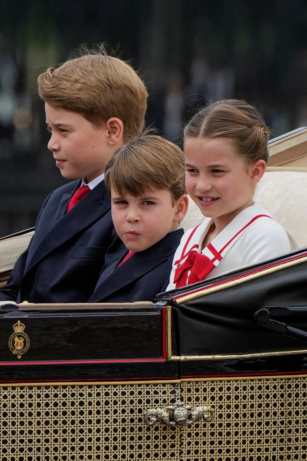 Vojenská prehliadka Trooping the Colour na počesť narodenín britského kráľa Karola III.