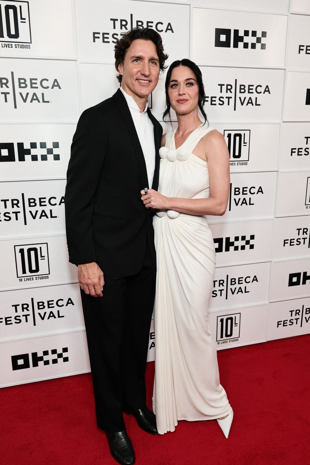 Katy Perry a Justin Trudeau žiarili na červenom koberci.