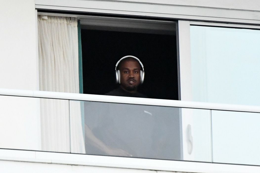 Ye