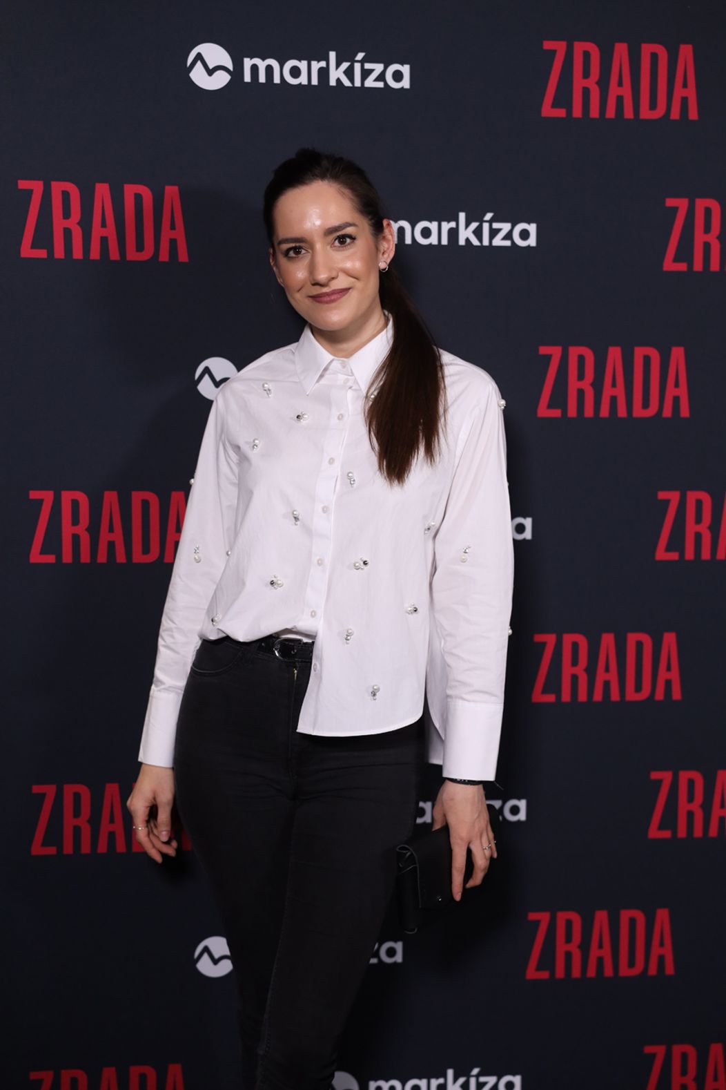 Premiéra seriálu Zrada