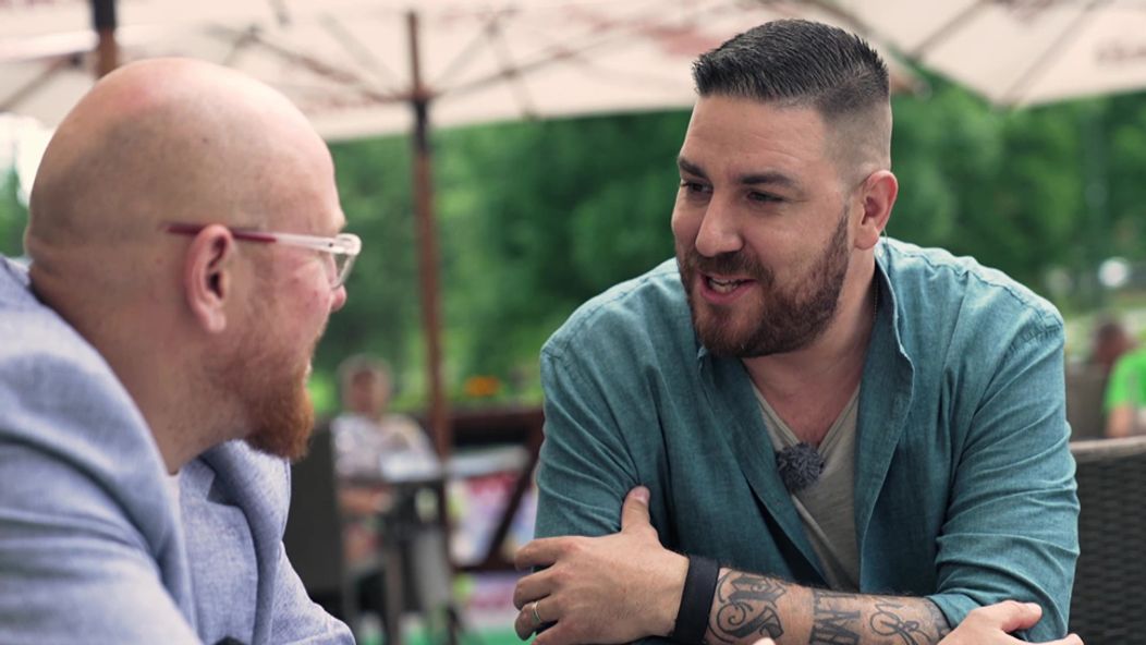 Na nože - Martin sa vrátil do hotela Tulipán