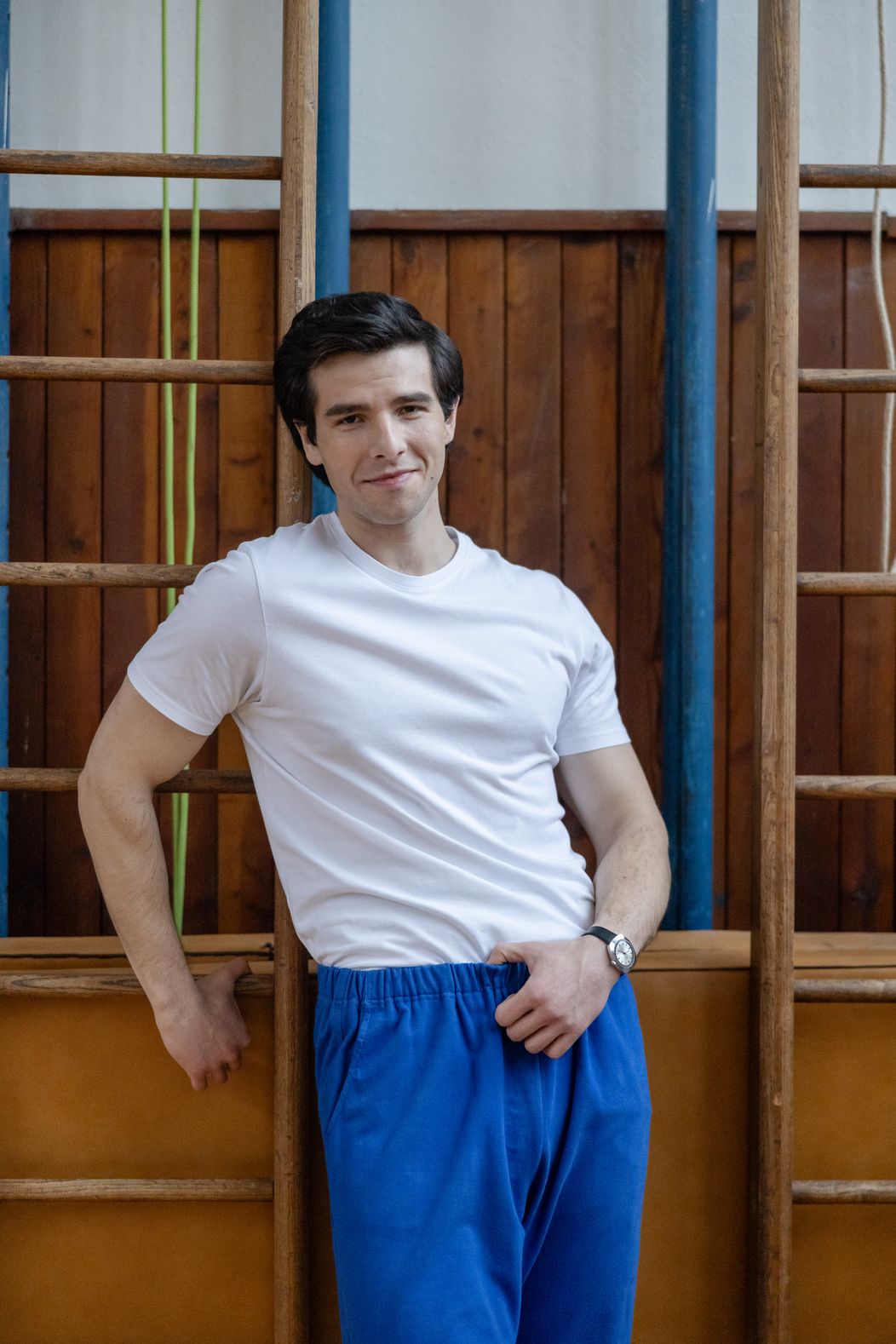 Sympatický telocvikár sa pred hodinou telesnej výchovy predviedol pred kamerou
