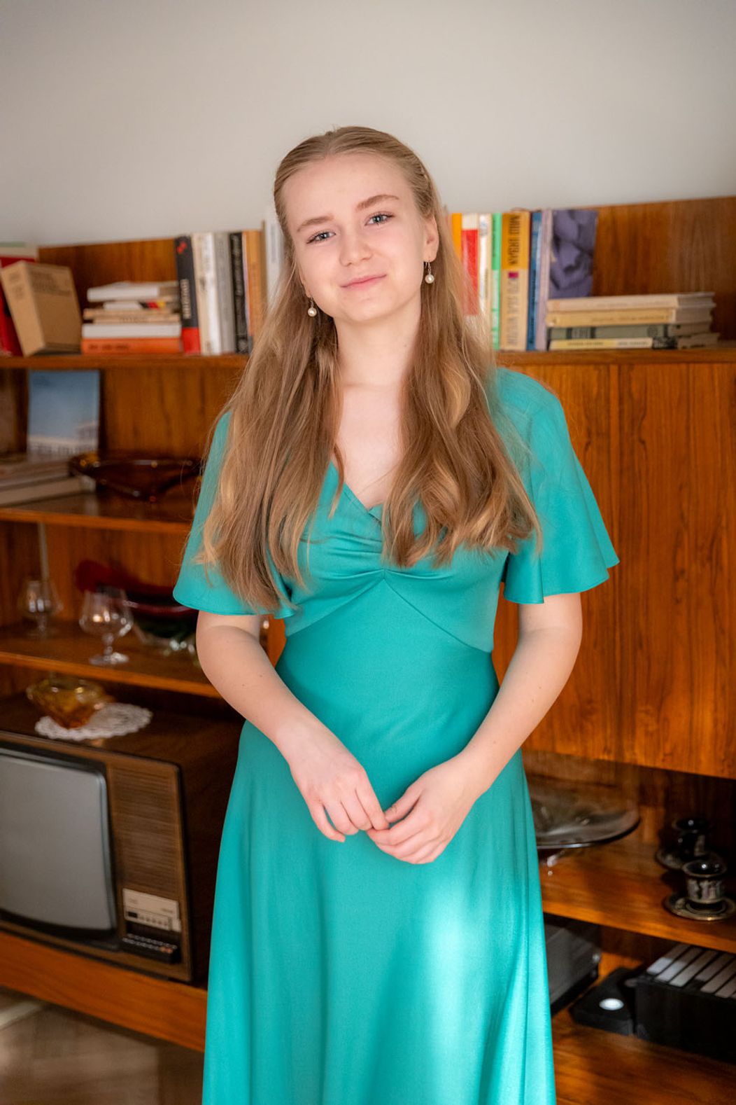 Dámska jazda v Sľube - Lenka a Barbora sa chystajú na ples, Mária, Zita a Magda majú vlastnú párty