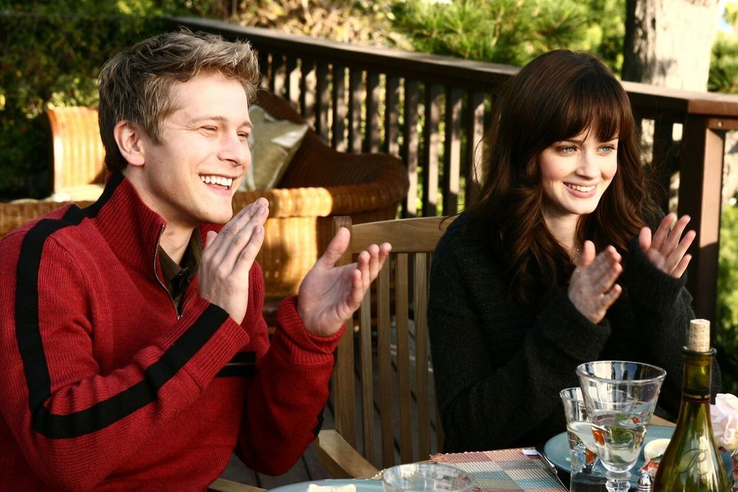 Matt Czuchry a Alexis Bledel ako Logan a Rory