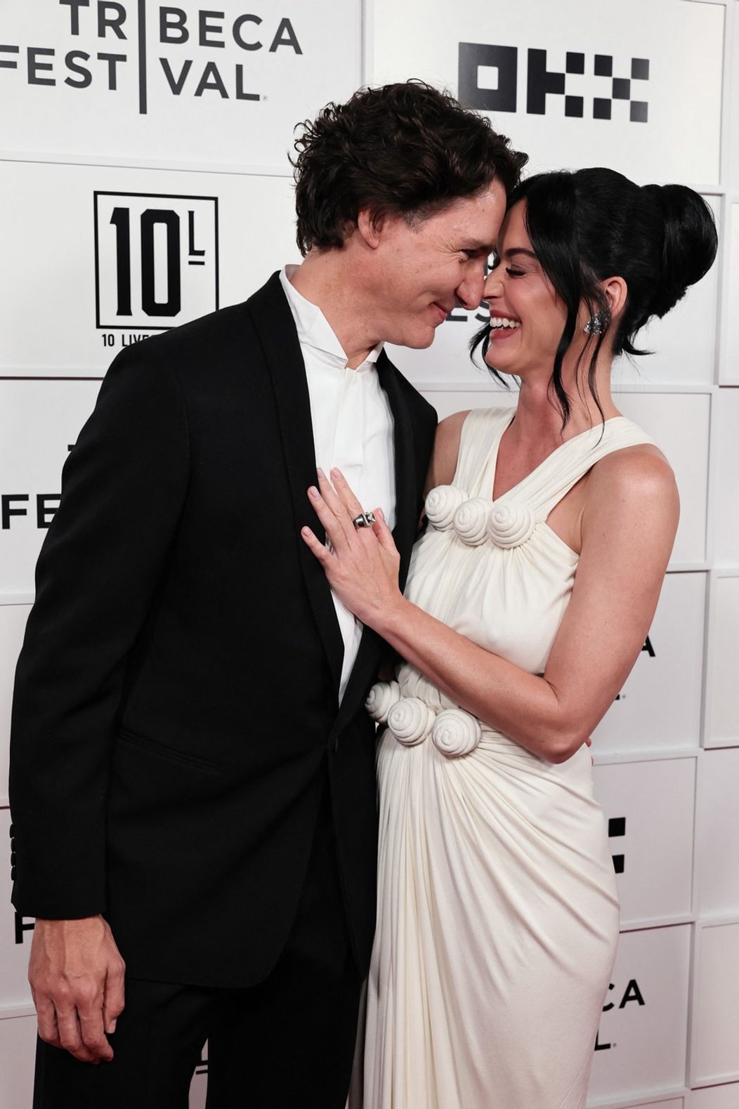 Katy Perry a Justin Trudeau žiarili na červenom koberci.