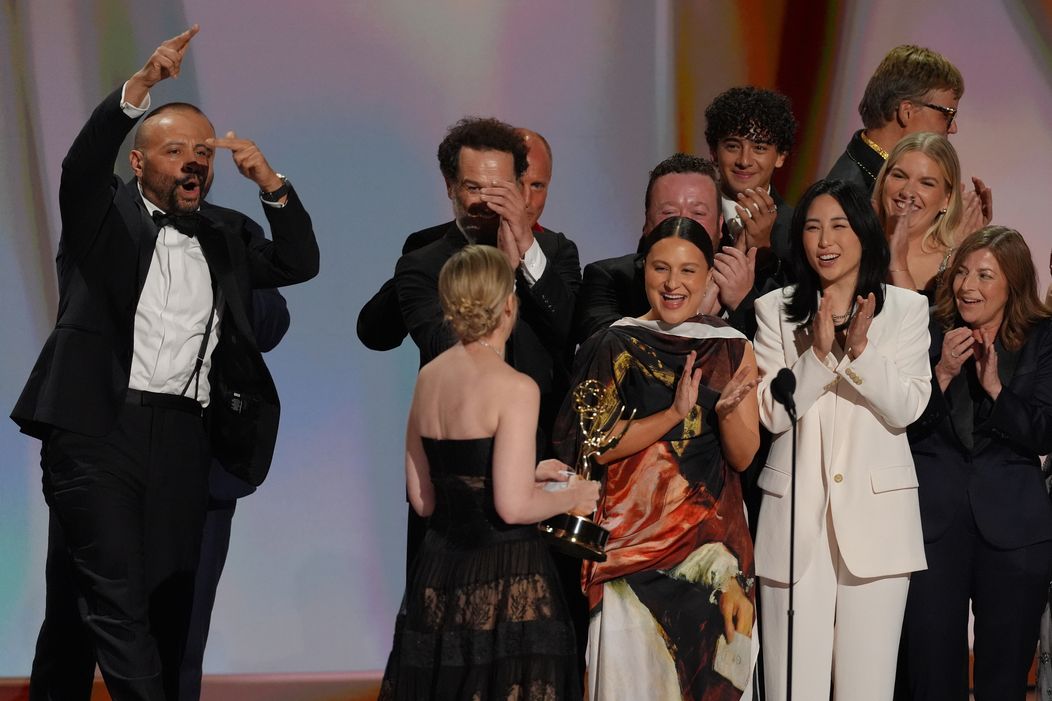 Momentky z udeľovania televíznych cien Emmy 2026