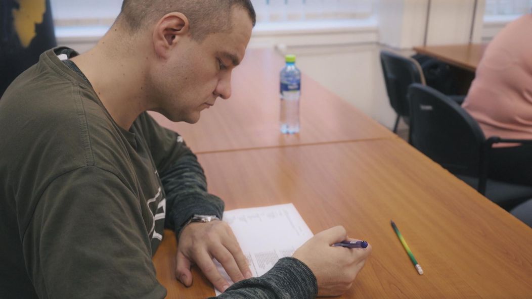 Michala čakalo na ceste za premenou mnoho výziev. Na jej konci došiel do úspešného cieľa.