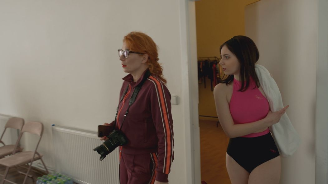 Lenka na hodine pole dance