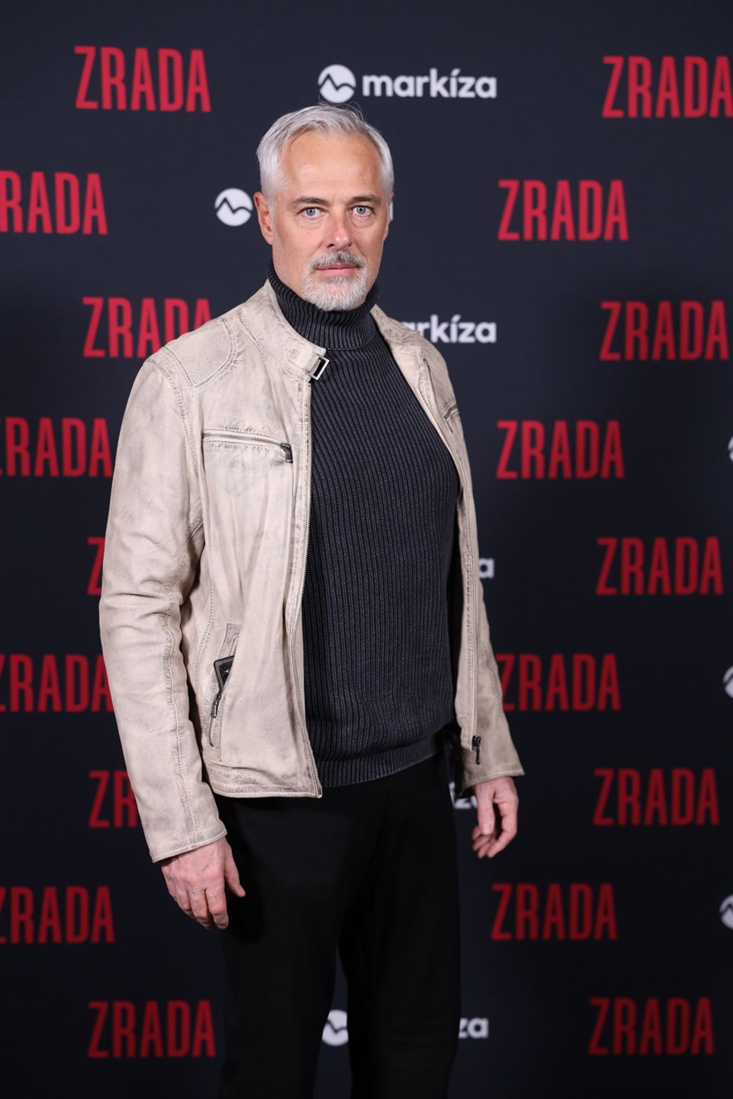 Premiéra seriálu Zrada