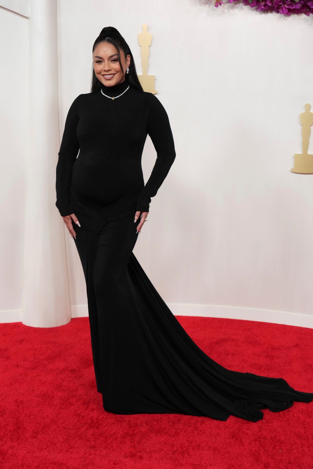 Vanessa Hudgens ukázala na Oscaroch tehotenské bruško