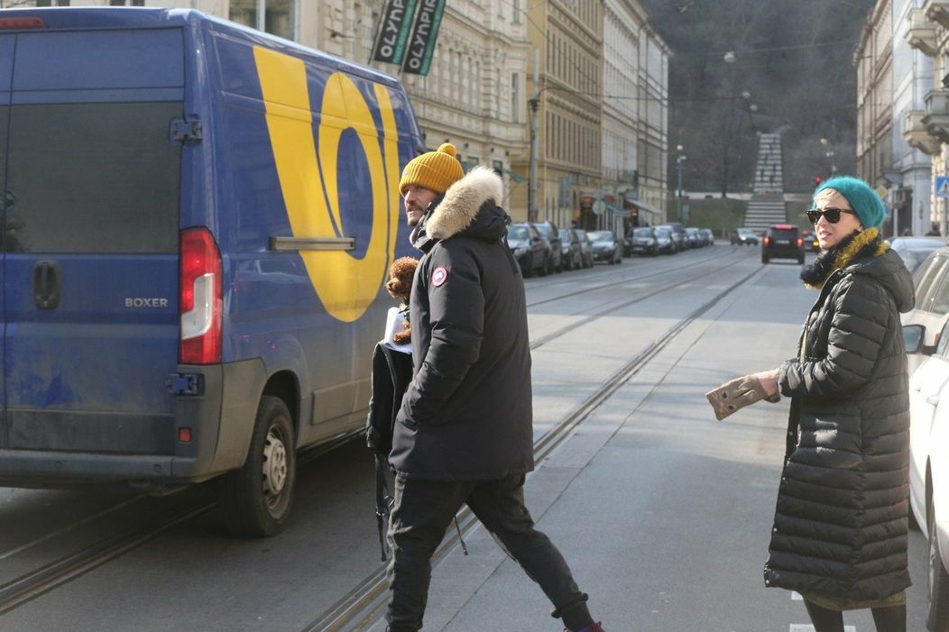 Katy Perry a Orlando Bloom na prechádzke v Prahe.