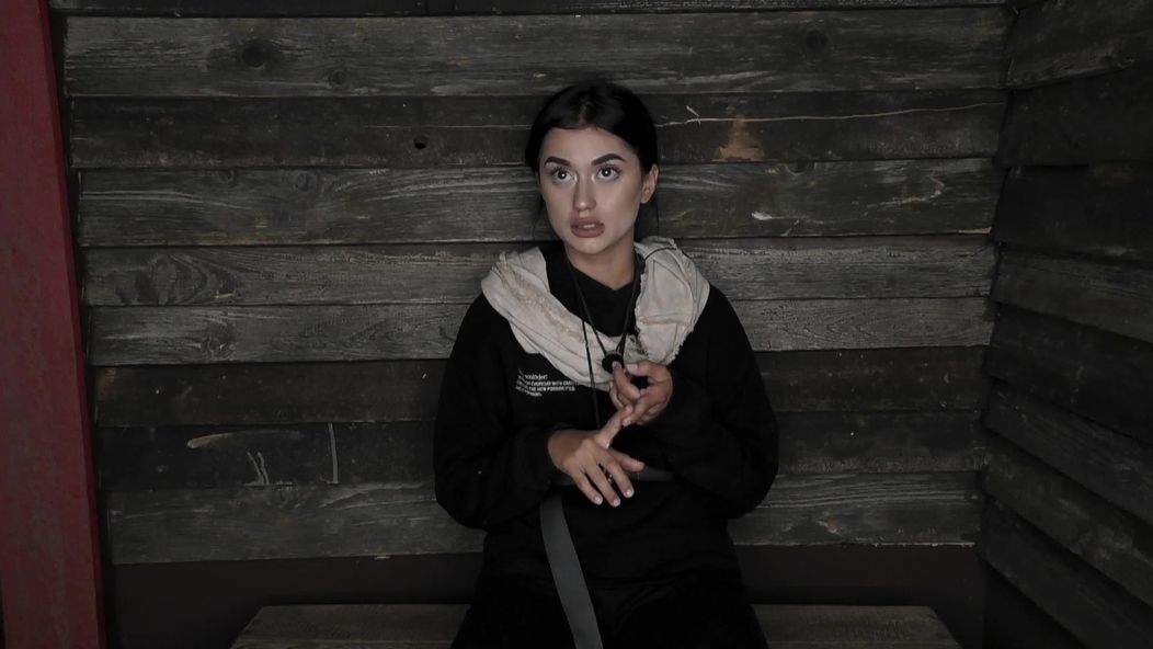 Azra je zničená