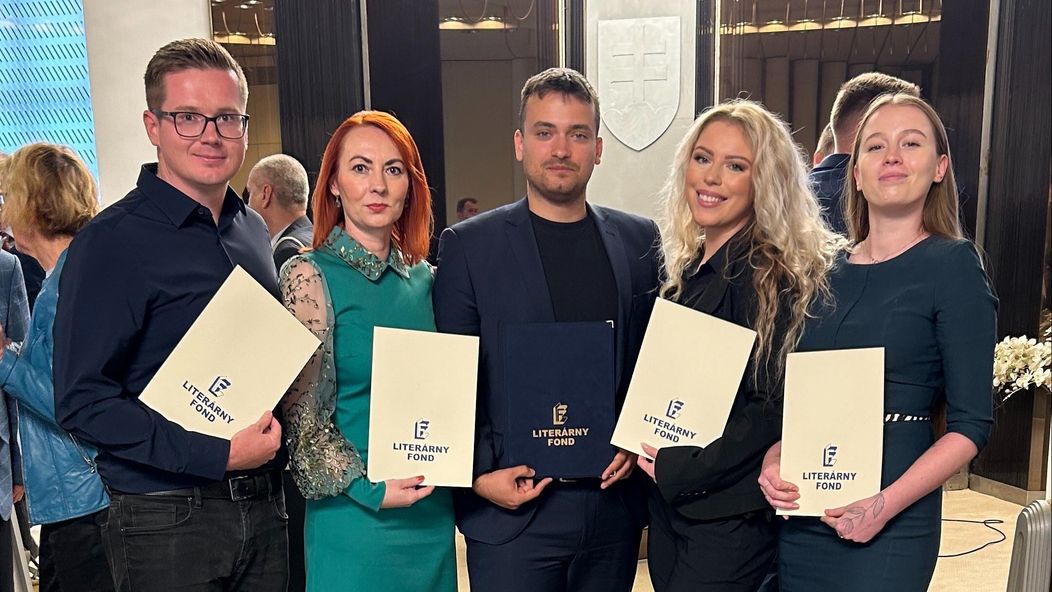Martin Prôčka, Zuzana Ferenčáková, Adel Ghannam, Chantal Staruchová a Alexandra Murajdová získali prestížne ocenenia Literárneho fondu