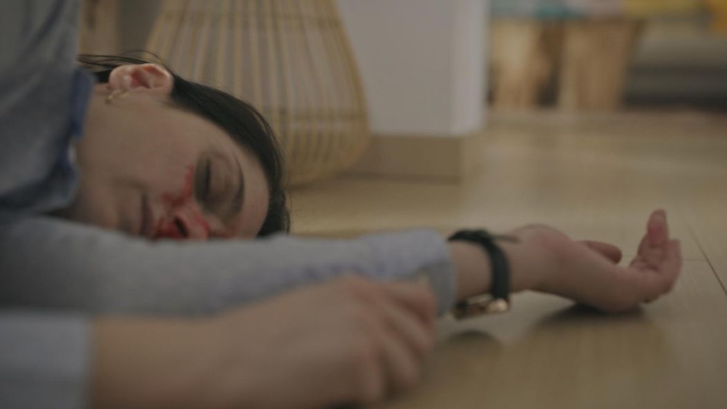 Eva po hádke s Jakubom skončila zakrvavená na dlážke.