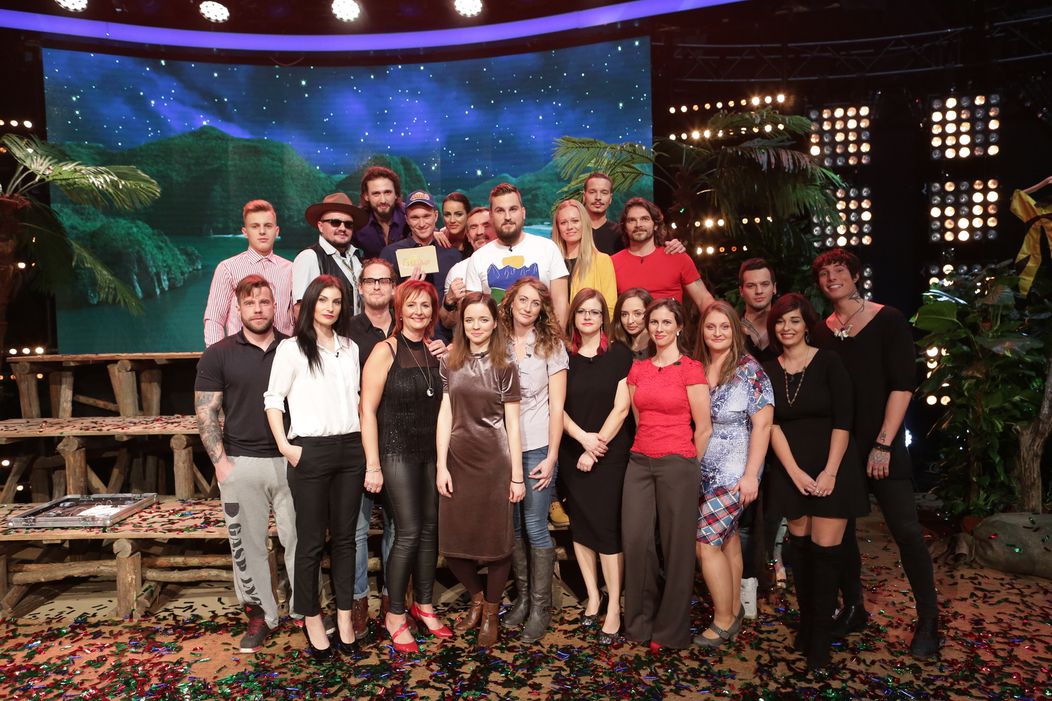 22 dobrodruhov, jeden moderátor a jeden víťaz