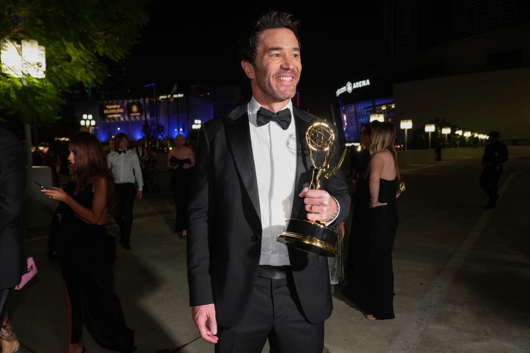 Momentky z udeľovania televíznych cien Emmy 2026