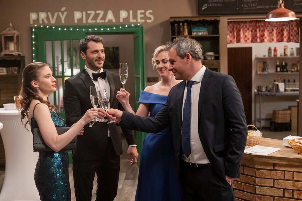 Ples v pizzérii.