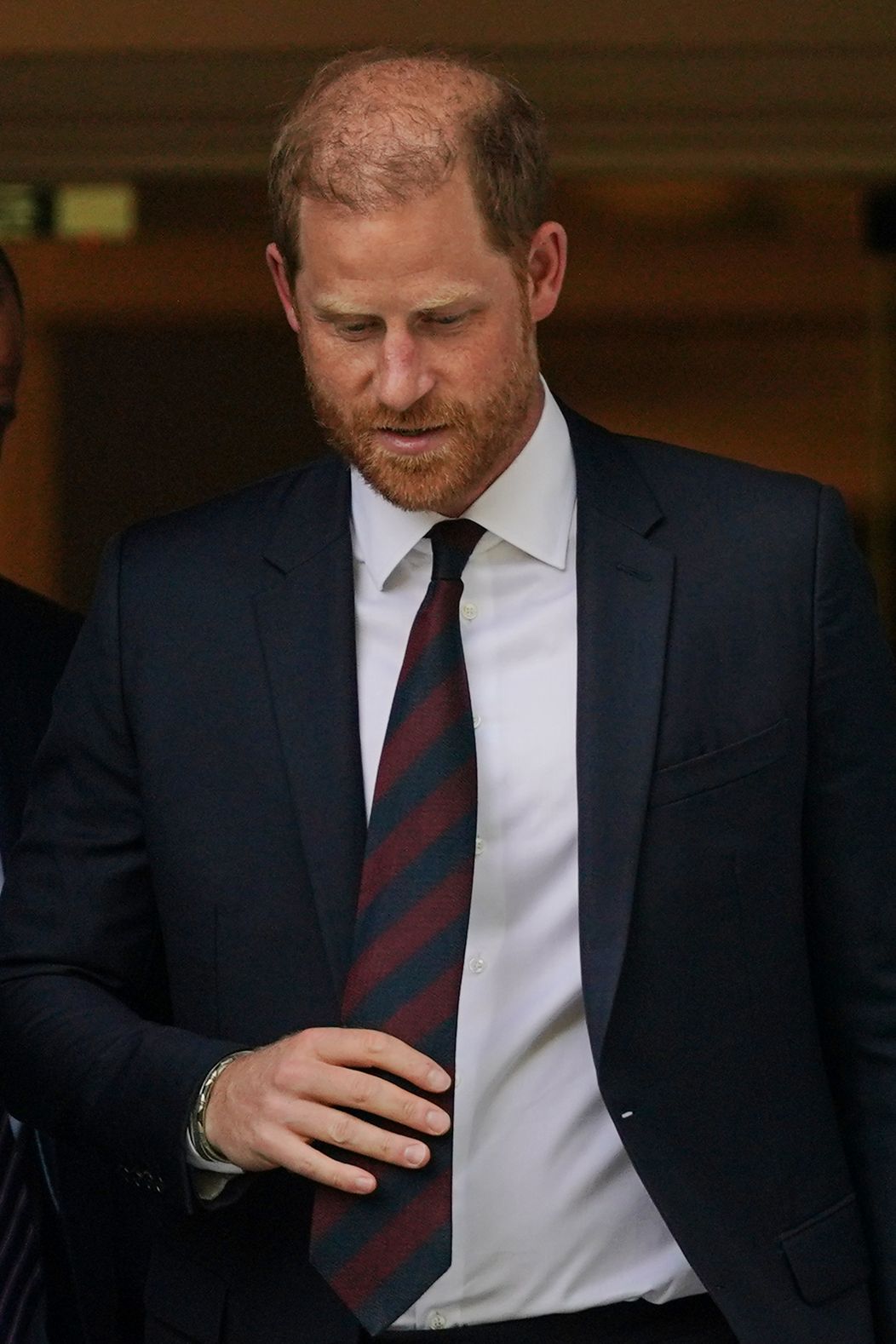 Princ Harry prehral súdny spor