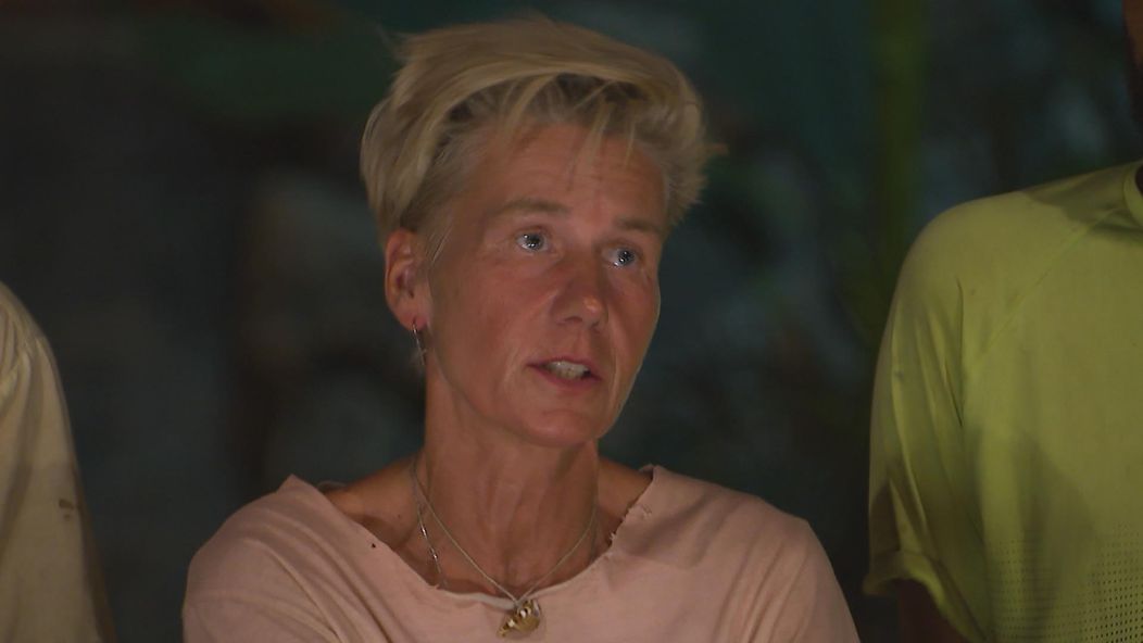 Kristina prekvapila Janu na kmeňovej rade, keď jej venovala skrytú výhodu. Jana tak mohla vziať jednému členovi hlas a hlasovať dvakrát. Hlas zobrala Radkovi.