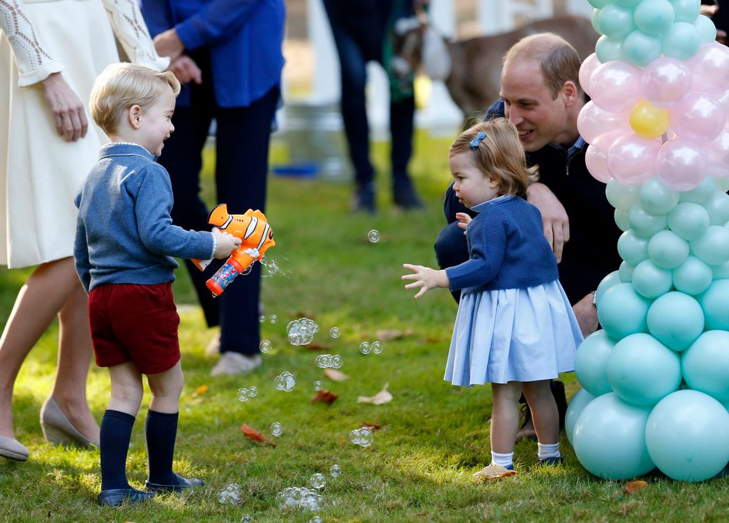 Princ George a princezná Charlotte