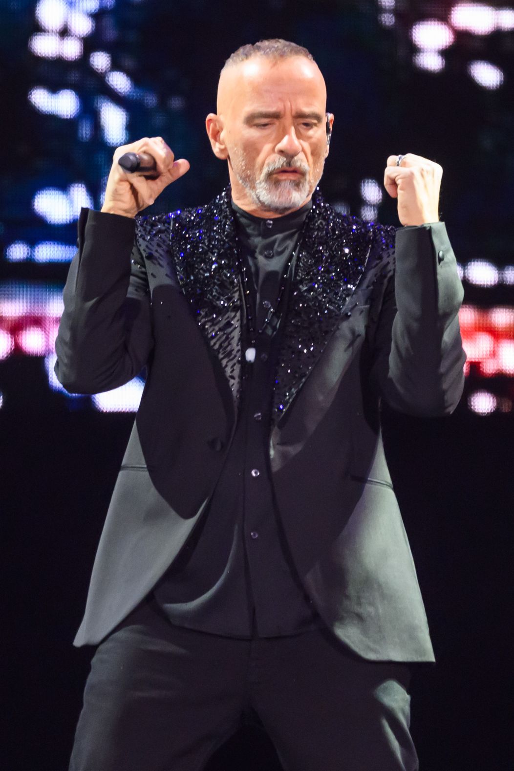 Na snímke taliansky spevák Eros Ramazzotti počas svojho koncertu  v Bratislave 16. apríla 2026
