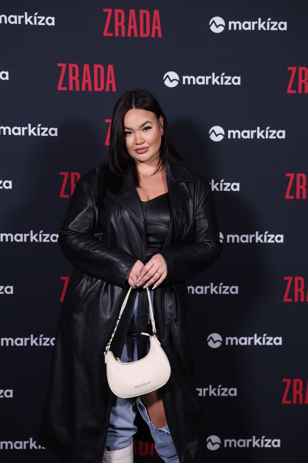 Premiéra seriálu Zrada