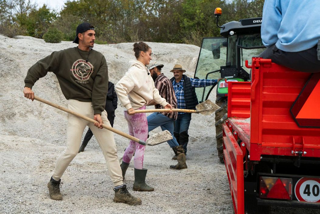 Deň 66, farmári sa konečne dočkali návštev