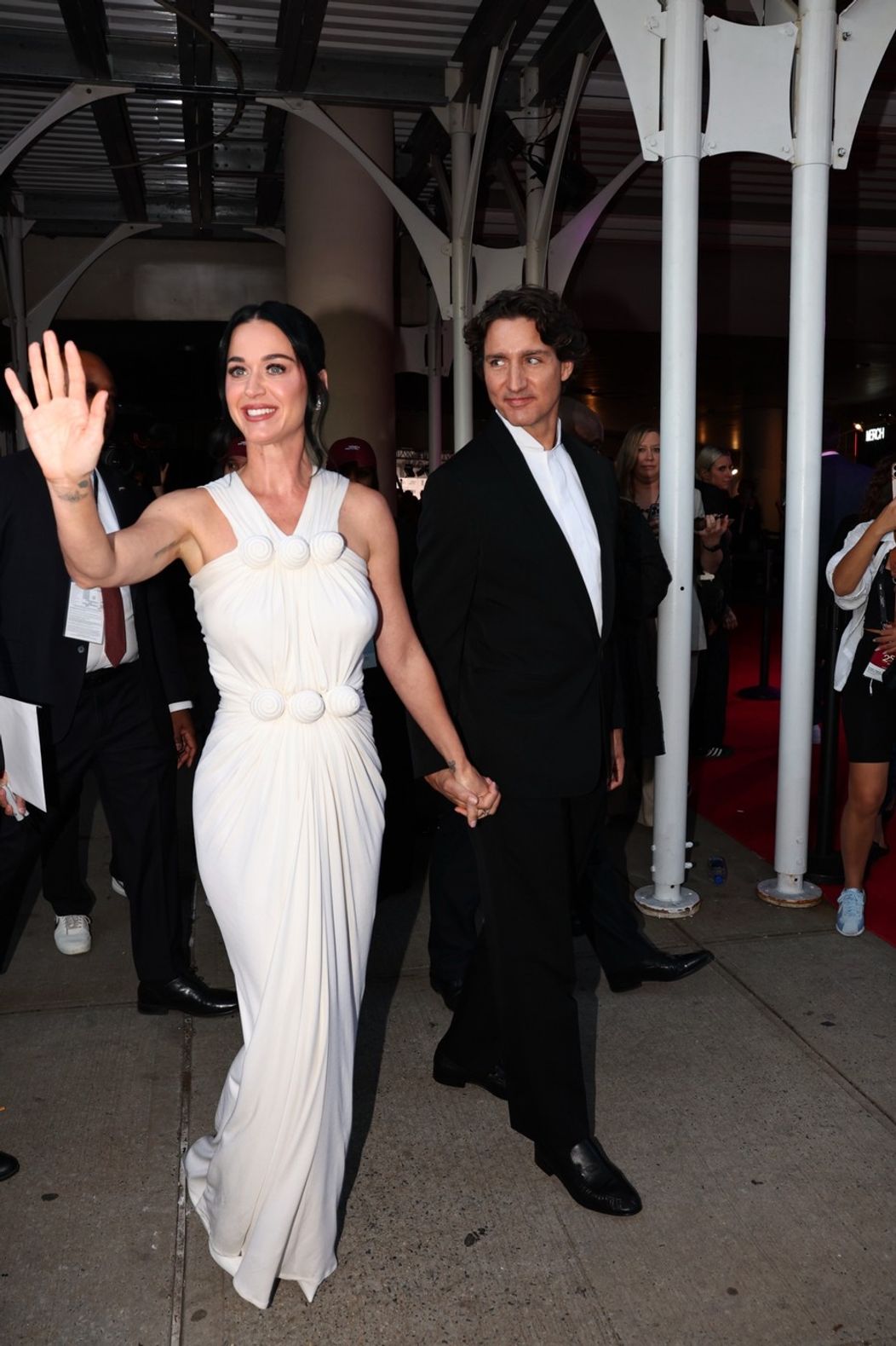 Katy Perry a Justin Trudeau žiarili na červenom koberci.