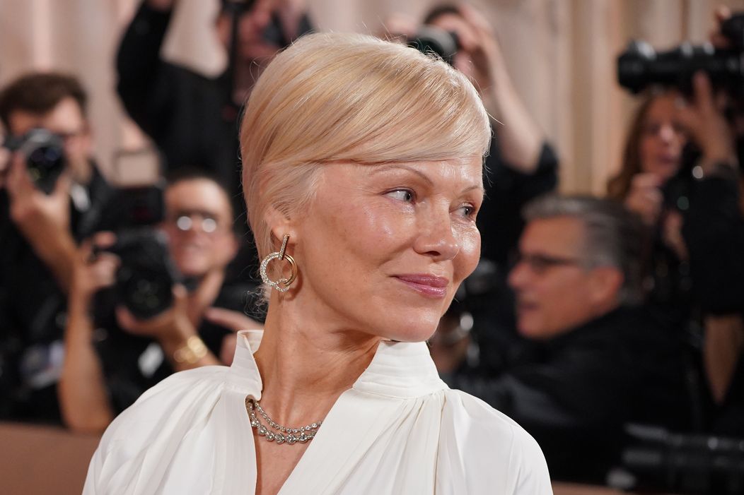 Pamela Anderson prekvapila na Zlatých glóbusoch