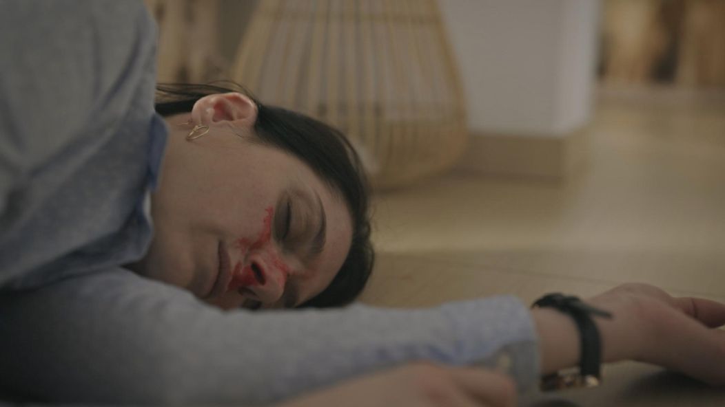 Eva po hádke s Jakubom skončila zakrvavená na dlážke.