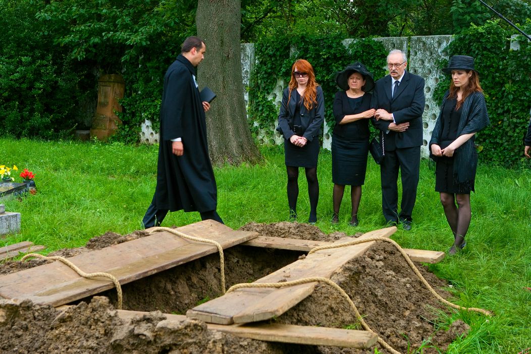Pohreb Michala v Ordinácii v ružovej záhrade
