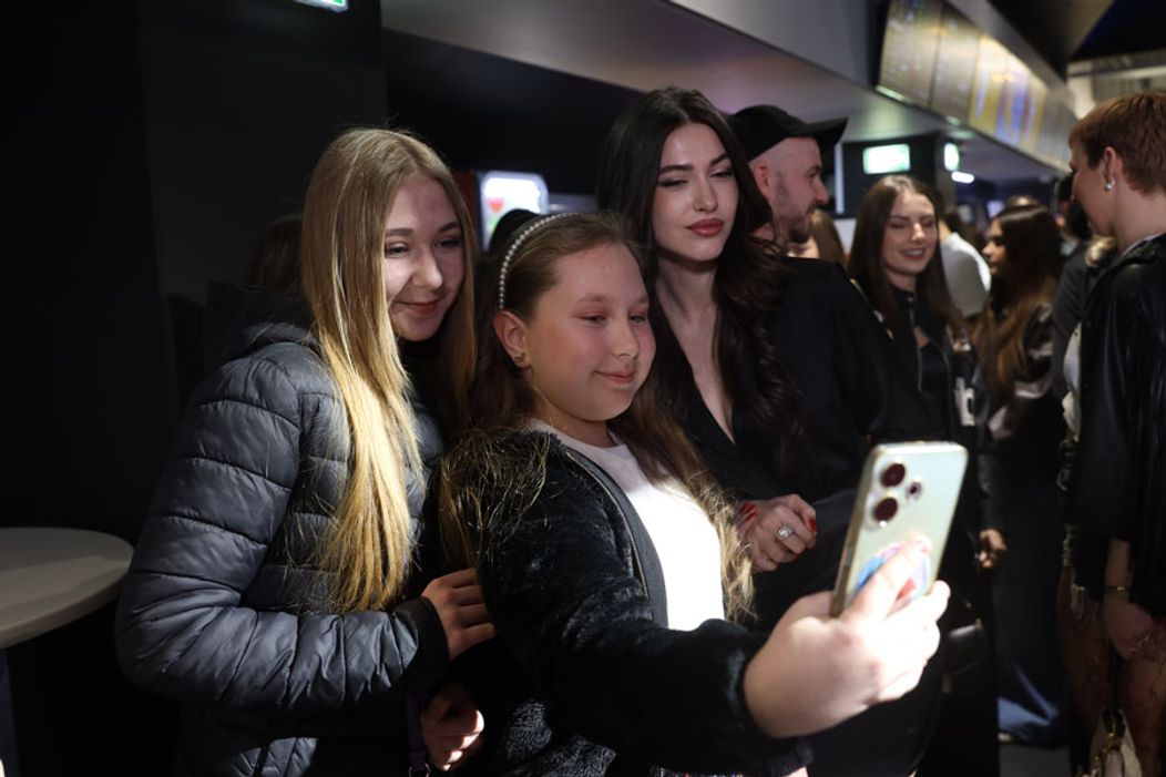 Takto vyzeralo šialenstvo na kinopremiére Ruže v Nitre